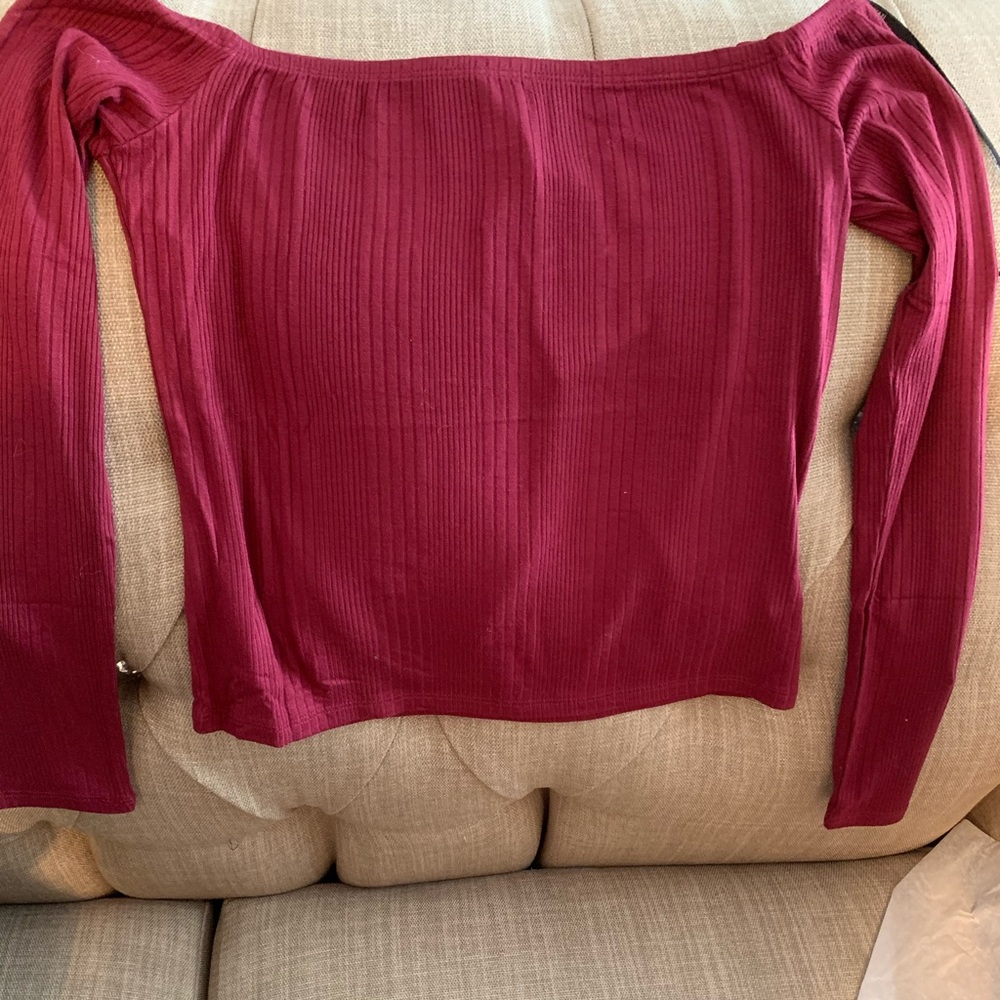 Off shoulder top NEW size M